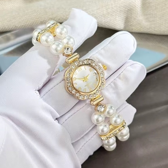 Women’s 18k gold color Stainless steel  Panther’s watch Pearl and diamond main image 5